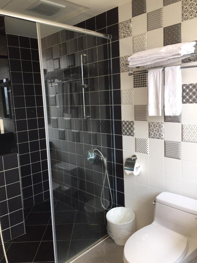 Miracolo View Hotel Yuchi Bagian luar foto