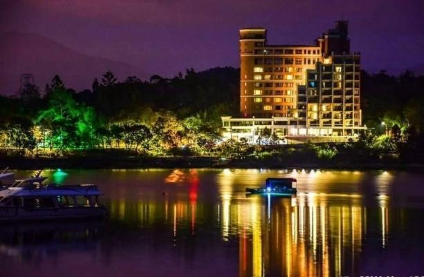 Miracolo View Hotel Yuchi Bagian luar foto