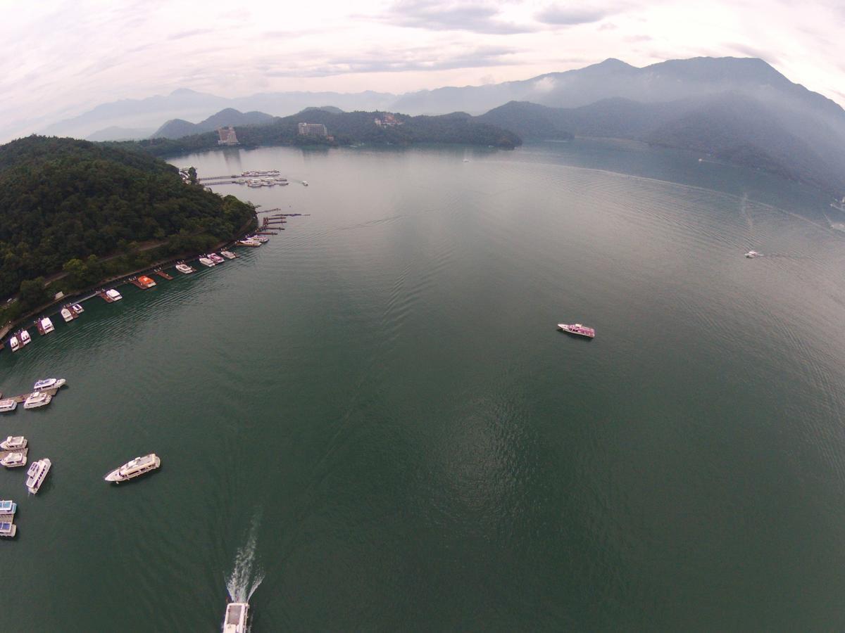Miracolo View Hotel Yuchi Bagian luar foto