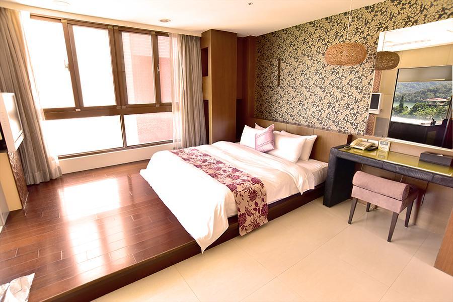 Miracolo View Hotel Yuchi Bagian luar foto
