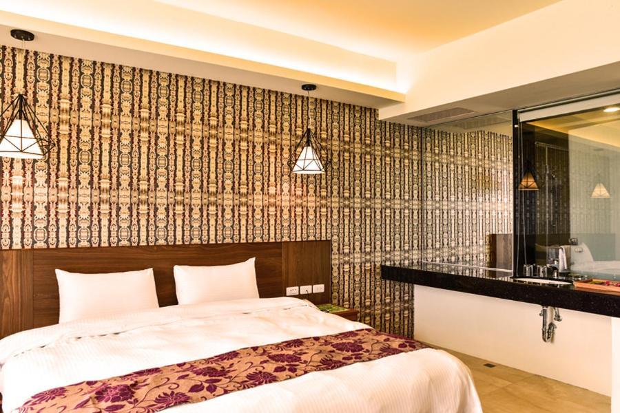 Miracolo View Hotel Yuchi Bagian luar foto